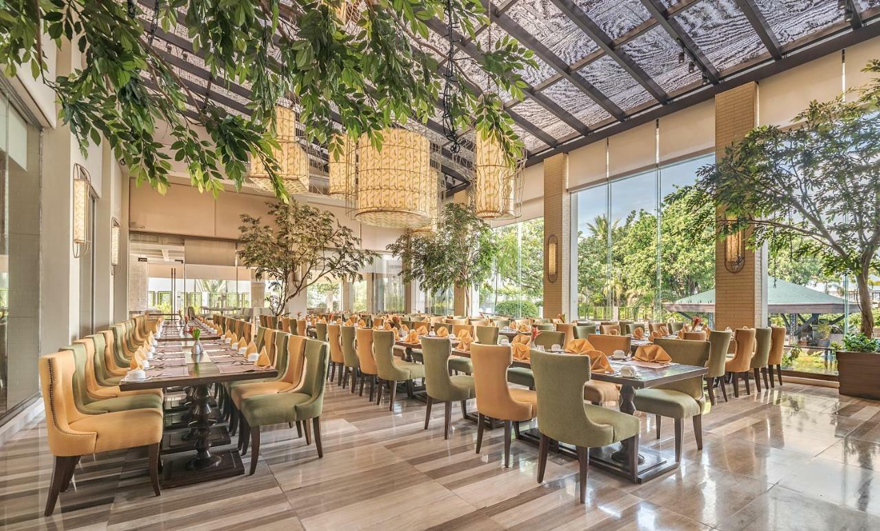 The Manila Hotel Exterior foto The Garden Grille